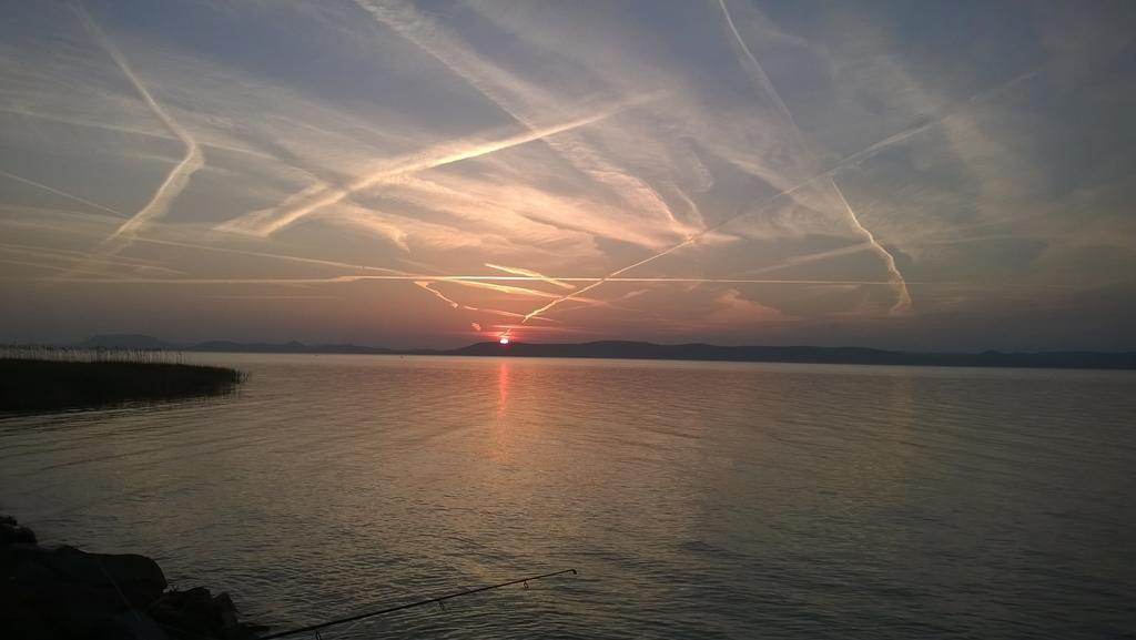 Eva Vendeghaz Villa Balatonlelle Buitenkant foto