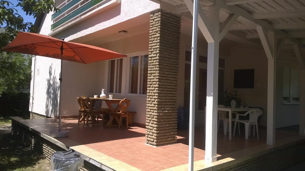 Eva Vendeghaz Villa Balatonlelle Buitenkant foto